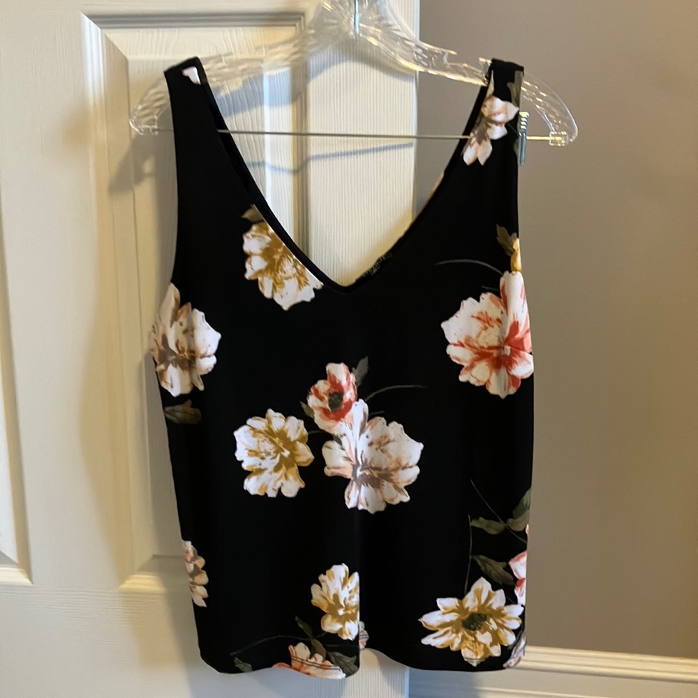 Dynamite Black Floral Print V-Neck Tank L